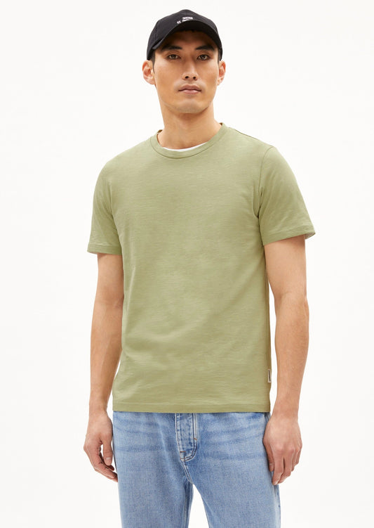 SS24 - ARMEDANGELS - Jaamel Structure T-Shirt in Light Matcha - on model front 1