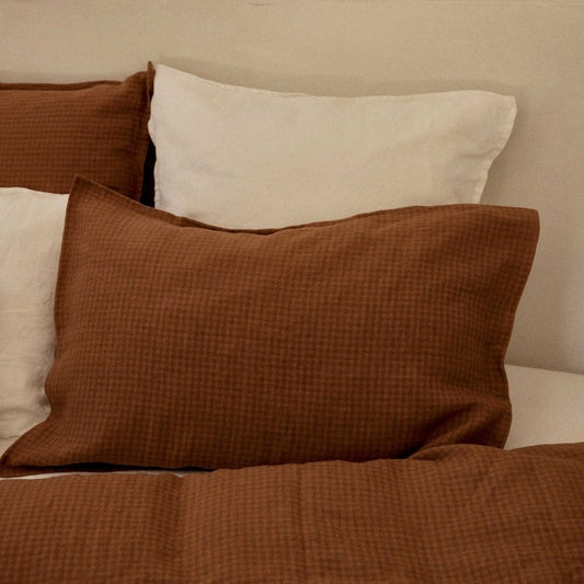 linen-pillowcase-eurosham-vichy-marsala (1)