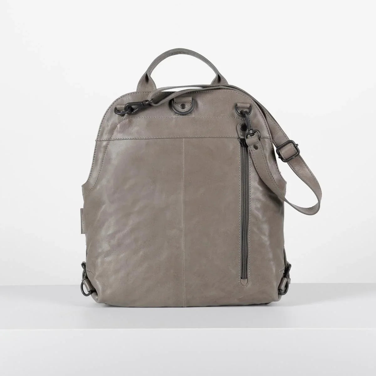 Aunts & Uncles - SS24 -  Mrs. Mud Cake Backpack/Cross-Body Bag in Cloudburst - back display close-up 3
