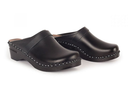 Troentorp - SS24 - Smithy Leather Clog - All Black - Black base - side display 4
